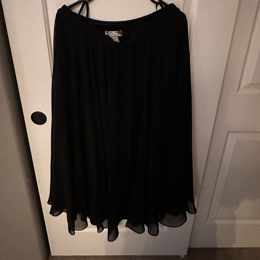 Adrianna Papell Long Chiffon with Ruffled Bottom Black Skirt Size 10